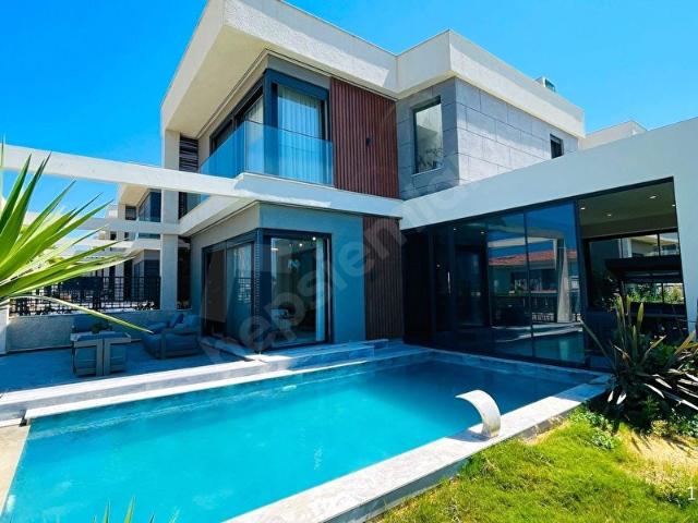 Kuşadasi, Aydin içerisinde satılık Villa