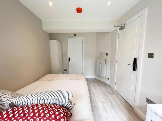 Room for rent in Battersea, Greater London