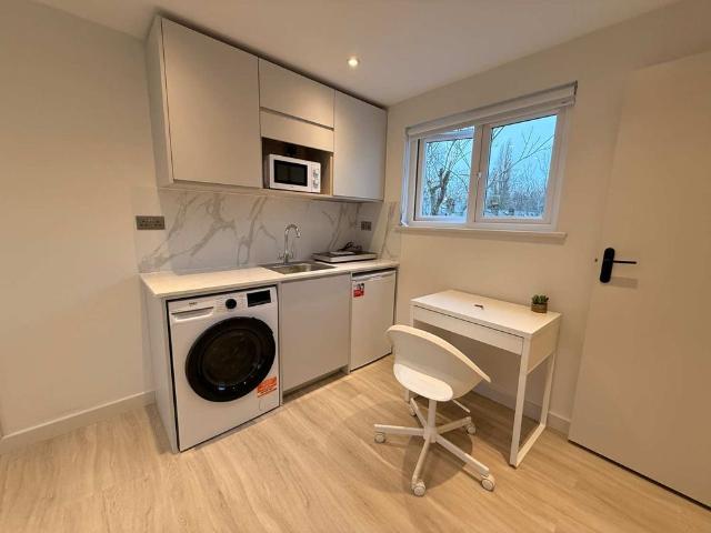 Room for rent in Clapham Junction, Greater London