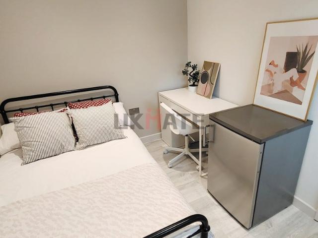 Apartment for rent in Berrylands, Greater London