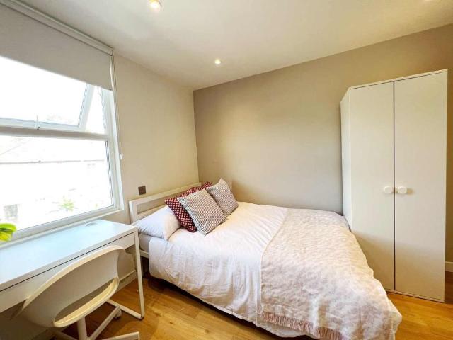 Room for rent in Norbiton, Greater London