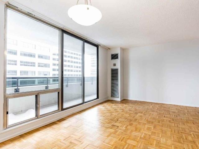 Apartment for rent in Eglinton—Lawrence, Toronto
