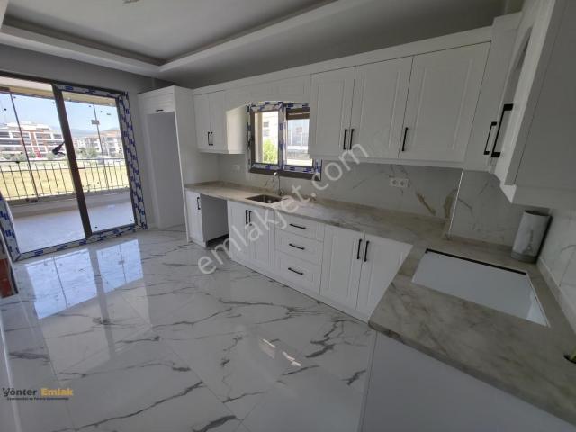 Tire, İzmir içerisinde kiralık mülk