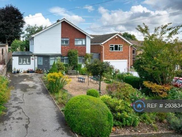 House for rent in Pouchen End, Hertfordshire