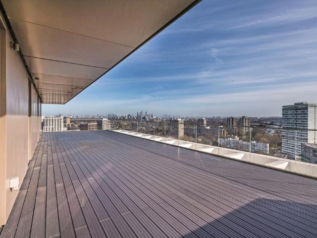 Apartment for rent in Plantation Wharf, Greater London