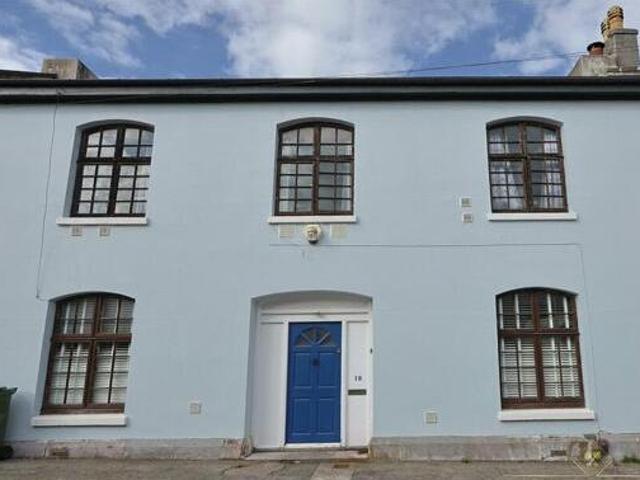 House for sale in Follaton, Strode