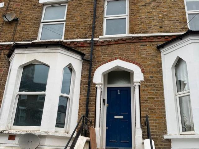 House for rent in London Borough of Ealing, Park Royal