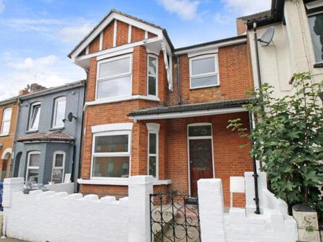 House for sale in Cargate, Rushmoor