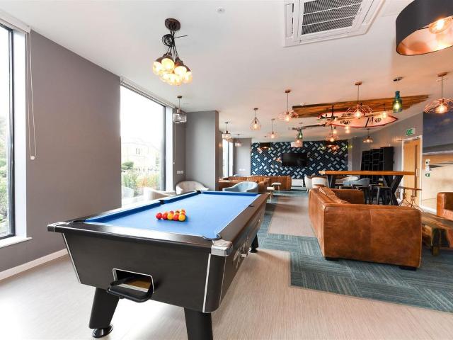 Studio for rent in Lansdowne, Springbourne