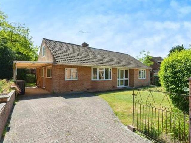 House for sale in Old Dean, Heol-las