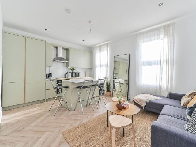 Apartment for rent in Battersea, Greater London