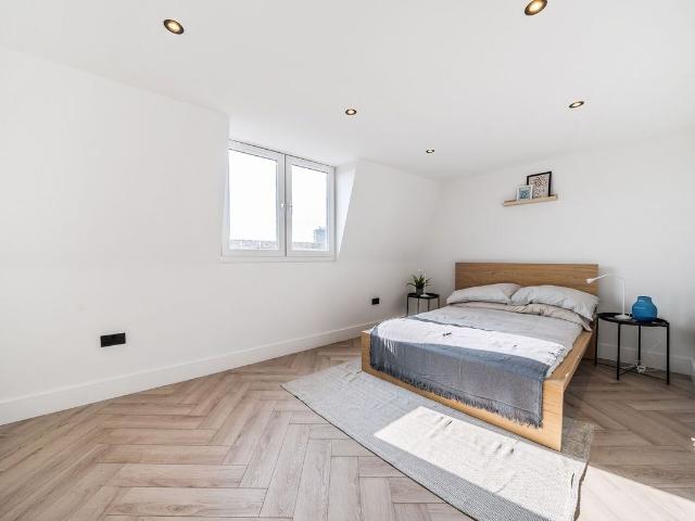 Apartment for rent in York Road Estate, Greater London