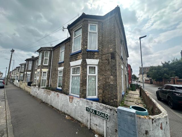 Apartment for rent in Southtown, Stokesby