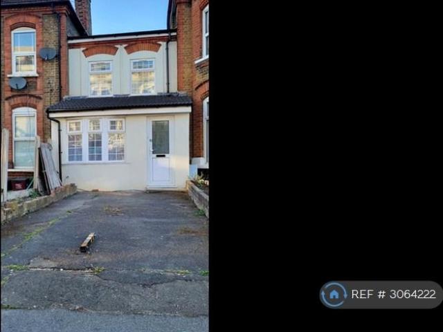 House for rent in London Borough of Redbridge, Greater London