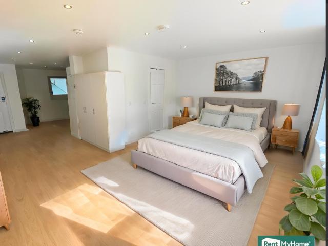 Studio for rent in Bede Island, Old Wharf