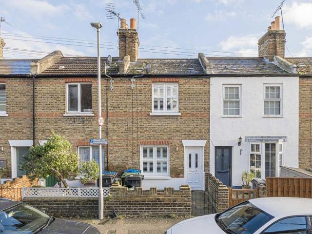 House for rent in Royal Borough of Kingston upon Thames, Greater London