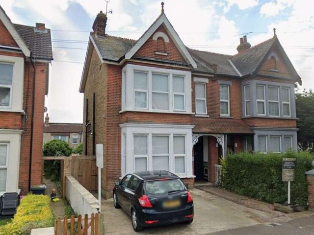 Room for rent in Kursaal Estate, Alton Barnes