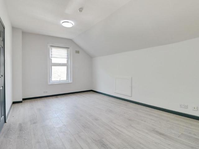 Apartment for rent in Alton Barnes, Essex