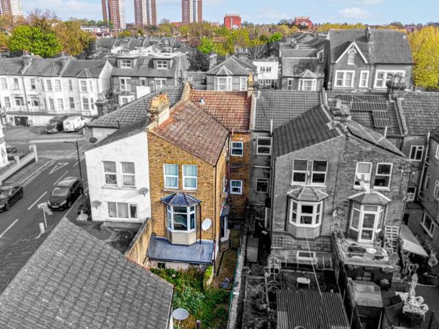 Apartment for rent in Kursaal Estate, Alton Barnes