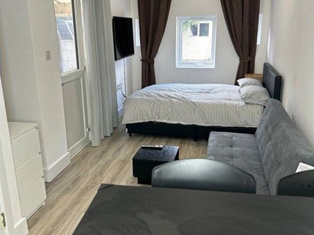 Studio for rent in Strawberry Hill, Greater London