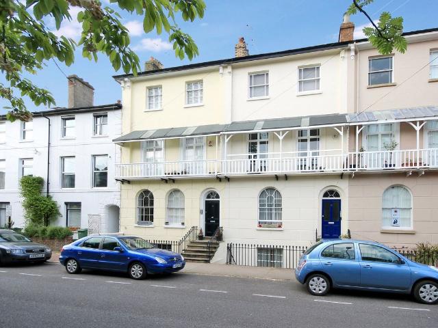 Apartment for rent in St James, Sandown Park