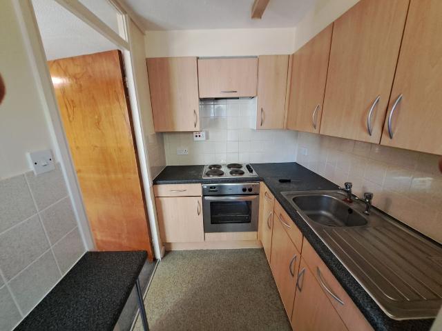 Apartment for rent in Blackhills, Surrey