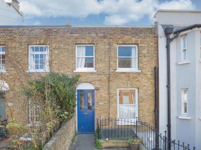 House for sale in Upton, Acol