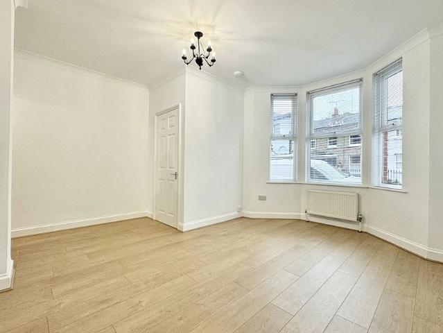 Apartment for rent in Upton, Acol