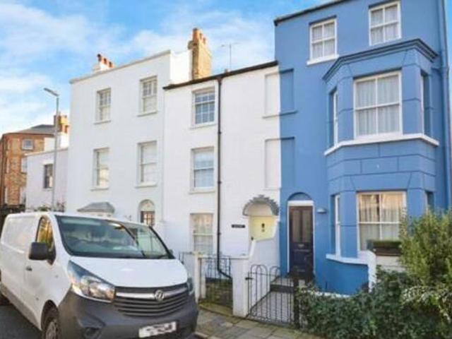 House for rent in Upton, Acol