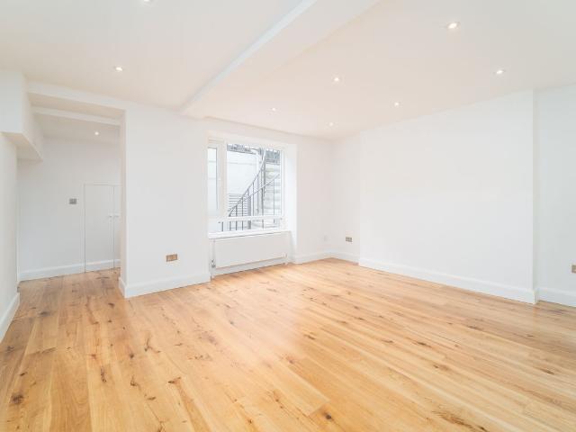 Apartment for rent in Marylebone, Greater London