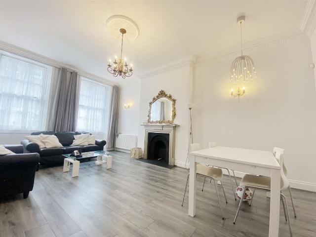 Apartment for rent in Marylebone, Greater London