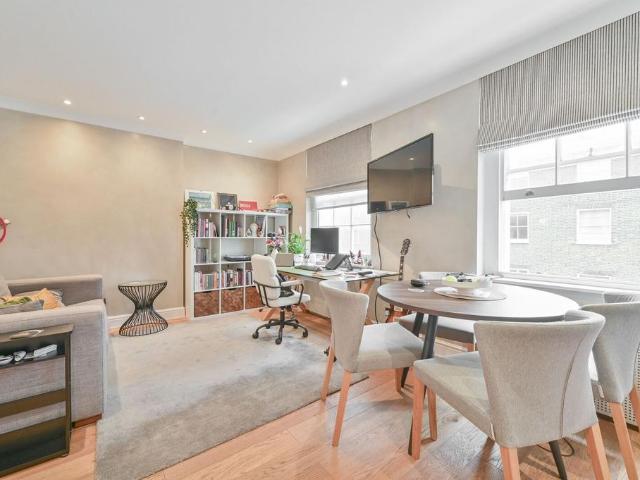 Apartment for rent in Marylebone, Greater London