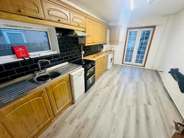 House for rent in Hackbridge, Greater London