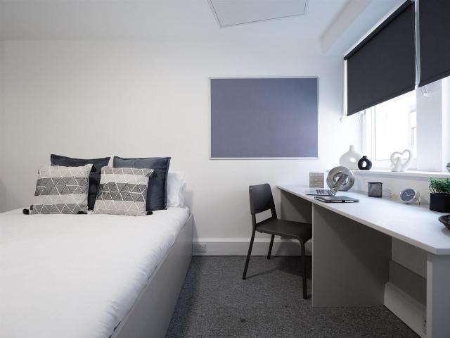 Studio for rent in City Centre, Isle Of Man