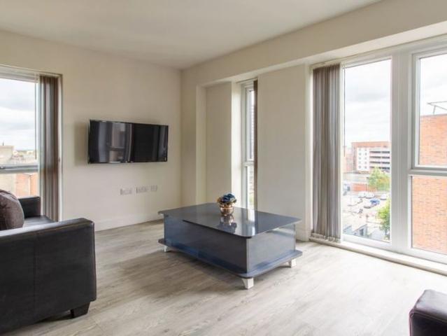 Room for rent in St Matthew's, Old Wharf