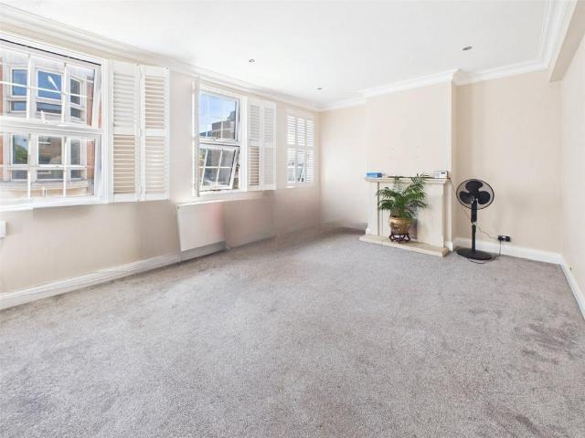 Apartment for rent in St Margarets, Greater London