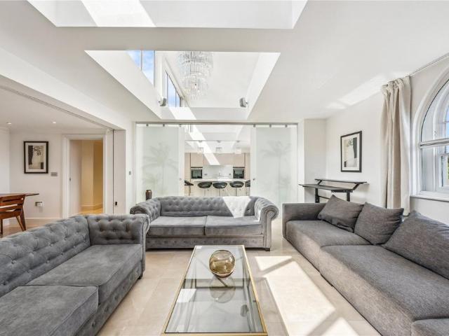 Apartment for rent in Marylebone, Greater London