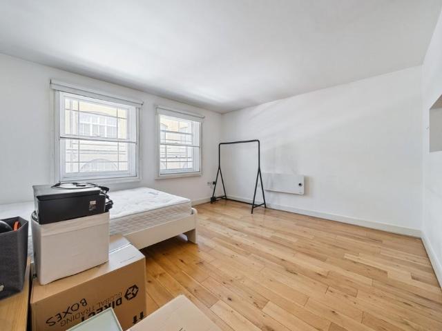House for rent in Barnsbury, Greater London