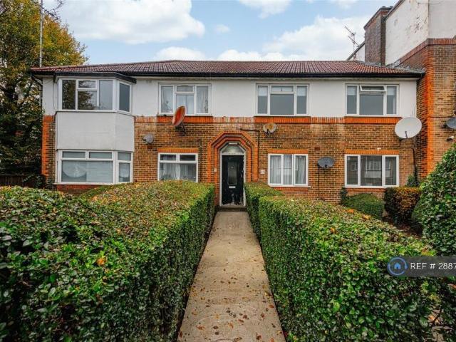 House for rent in Brunswick Park, Greater London