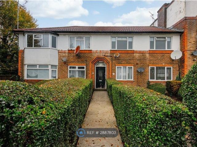 Apartment for rent in Brunswick Park, Greater London