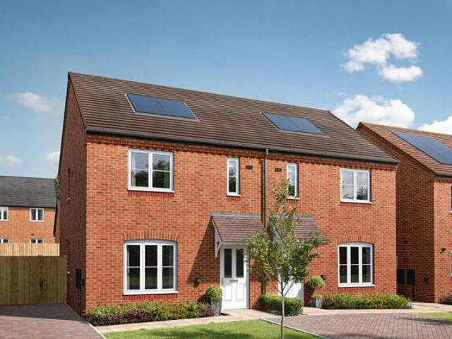 House for sale in Northampton, Northamptonshire
