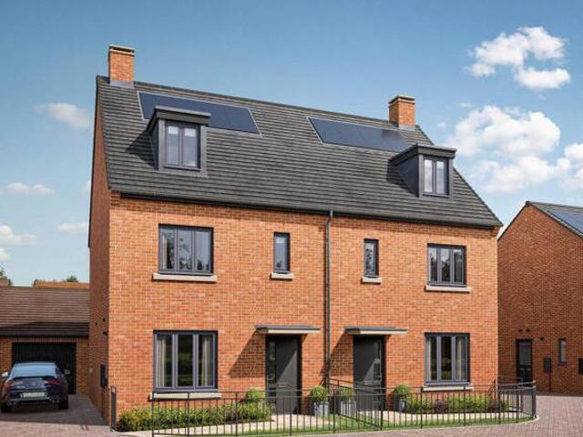 House for sale in Northampton, Northamptonshire