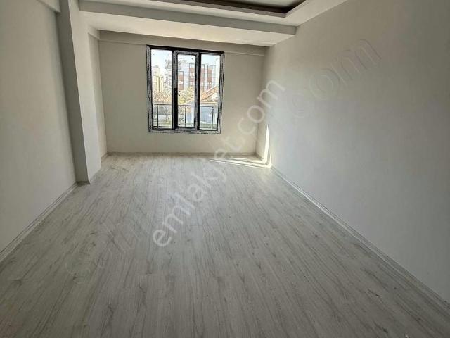 Akhisar, Manisa içerisinde satılık mülk