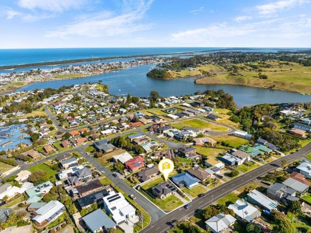 House for sale in Lakes Entrance, Victoria