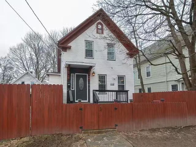House for rent in Brockton House for rent in Brockton