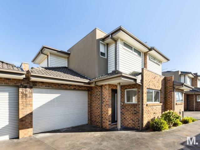 Townhouse for sale in Camerons Creek, Victoria