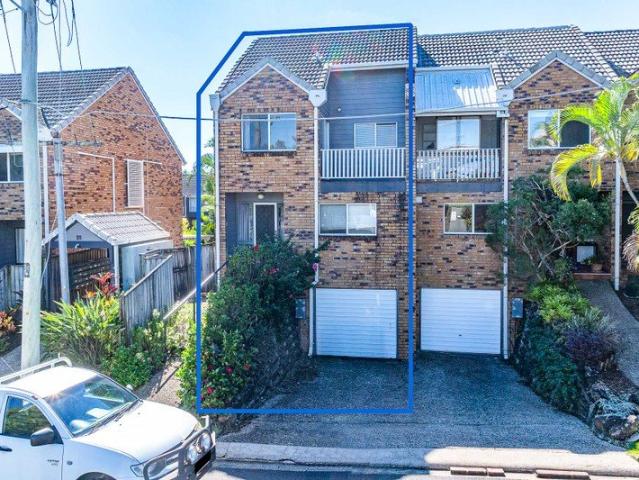 Townhouse for sale in Toombul, Queensland
