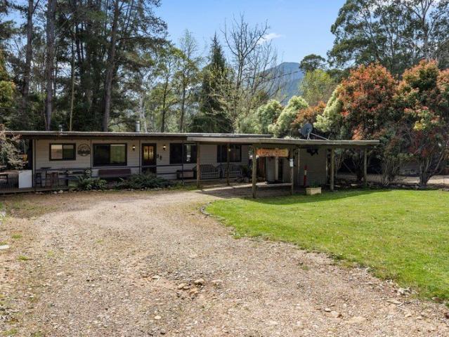 House for sale in Sawmill Settlement
