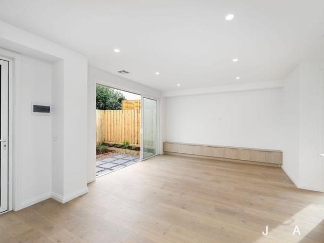 Townhouse for rent in Camerons Creek, Victoria
