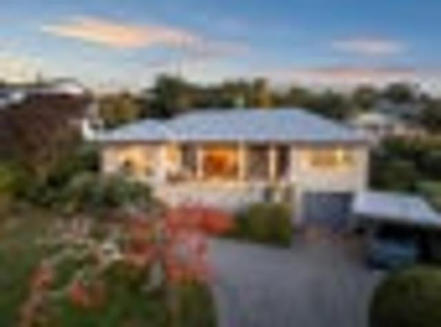 House for sale in Chaslands, Canterbury